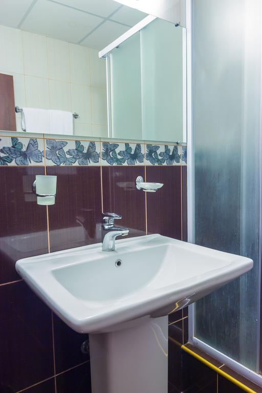 Hotel Artua Kharkiv Exterior photo