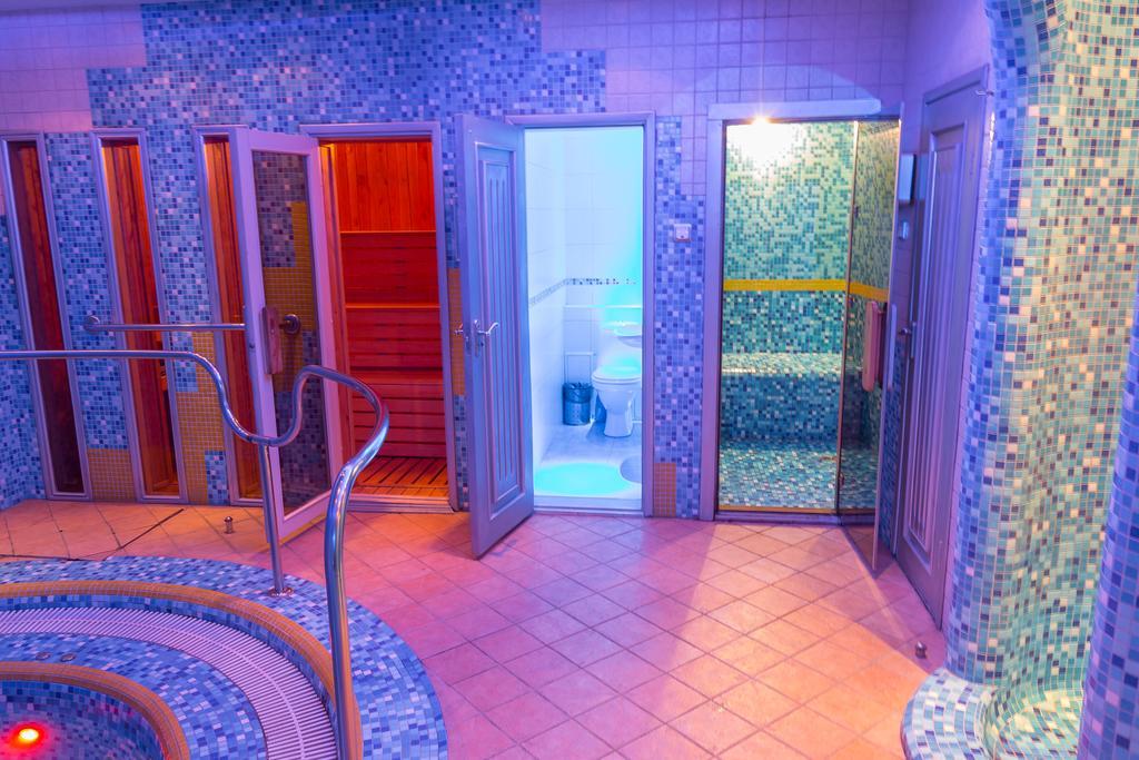 Hotel Artua Kharkiv Exterior photo