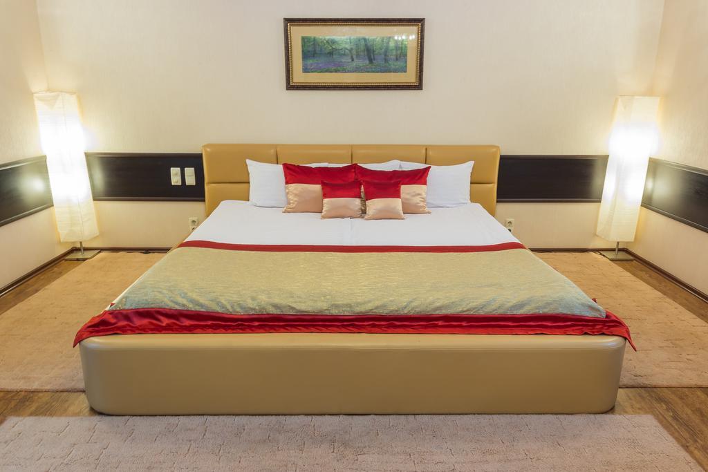 Hotel Artua Kharkiv Room photo